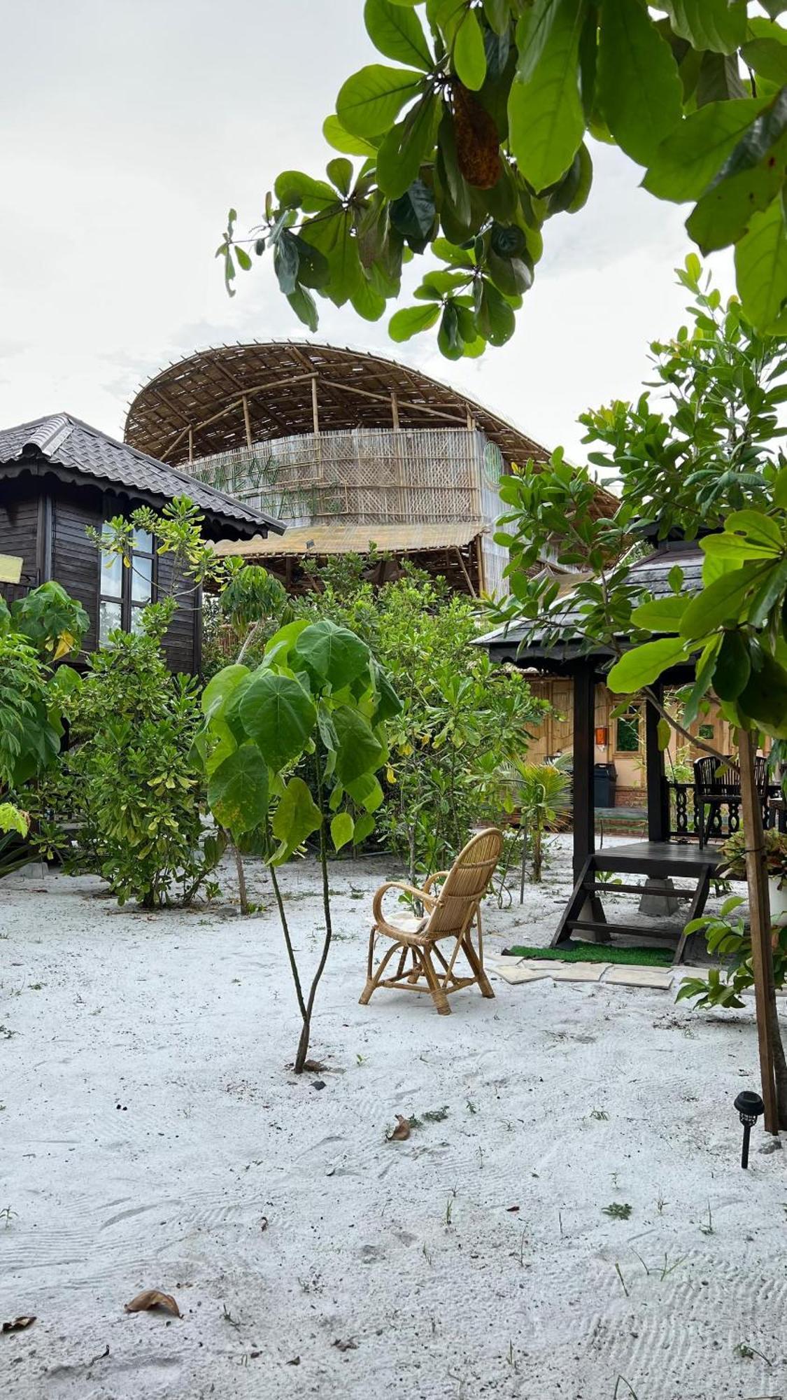 Golden Chenang Village Pantai Cenang (Langkawi) Exterior foto